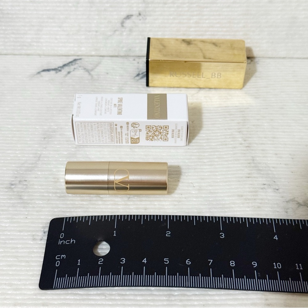 Valentino Rosy Nude Matte Lipstick: Spike Valentino #134R Couture In The Streets - Picture 12 of 12